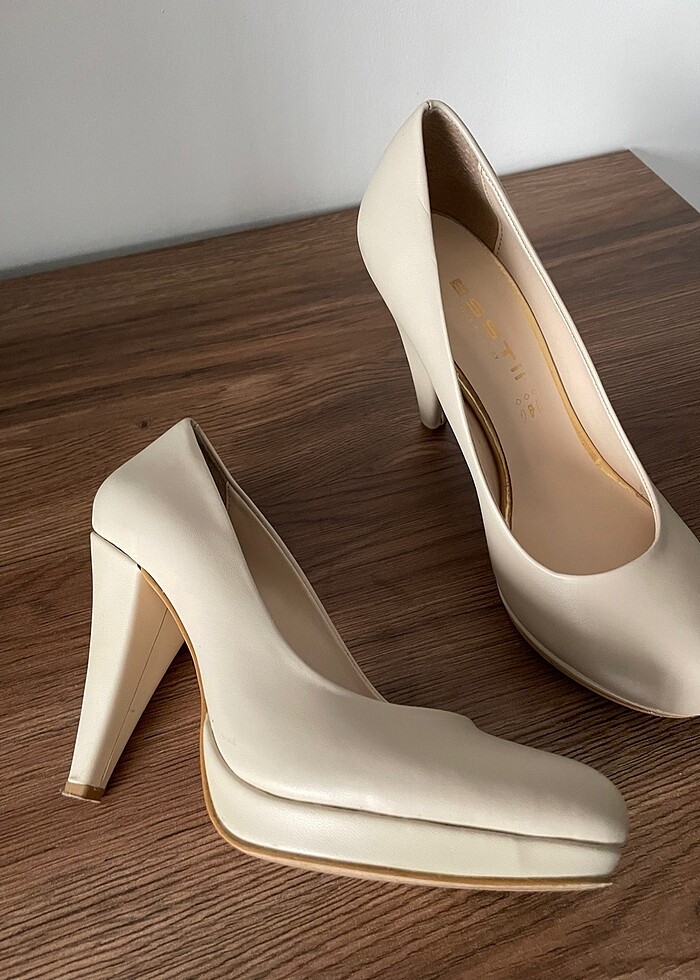 Topuklu ayakkabı - Görsel 4