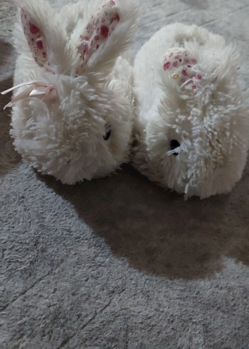 Kızlar için Beyaz Kürklü Nakışlı Ev Terliği - Görsel 2