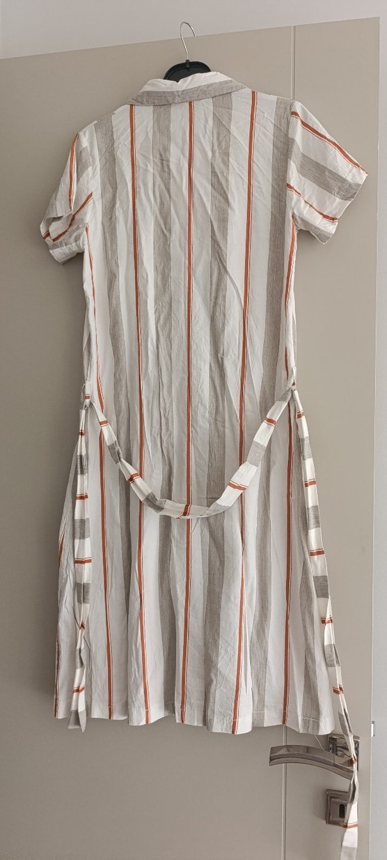 Düğmeli Kısa Kollu Uzun Çizgili Keten Elbise - Görsel 2