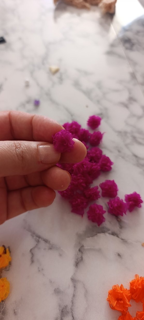 çiçek kurdela el yapımı pakette 57 adet mevcut - Görsel 2