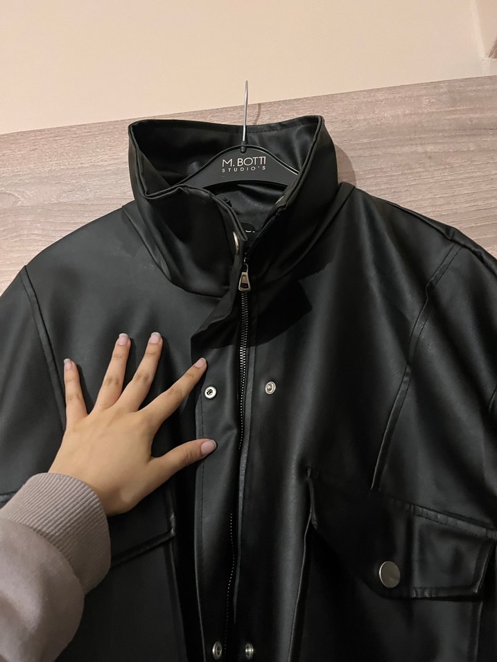 Düğmeli Siyah Mini Deri Ceket - Görsel 3