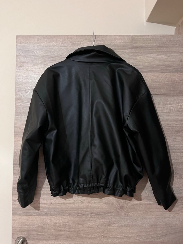 Düğmeli Siyah Mini Deri Ceket - Görsel 4