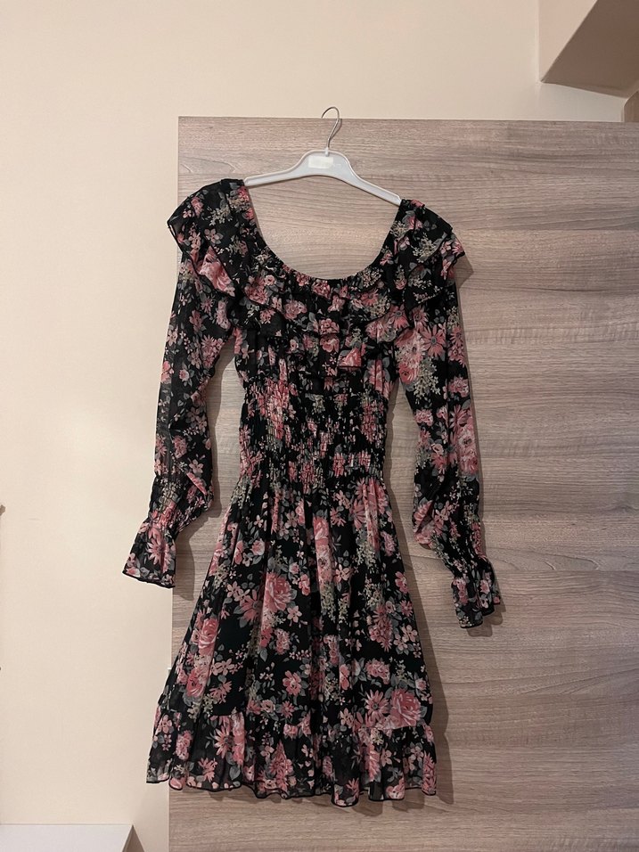 Çiçek Desenli Uzun Kollu Elbisesi - Görsel 4