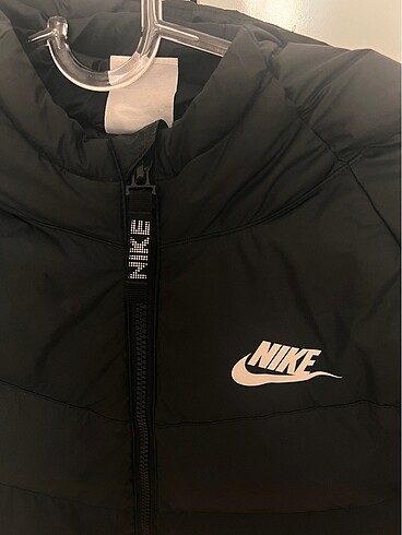 9 Yaş Beden siyah Renk Nike çoçuk mont