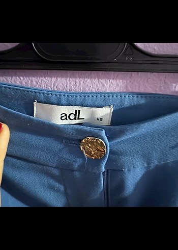 Mavi Düğmeli Kadın Kumaş Pantolon - Görsel 2