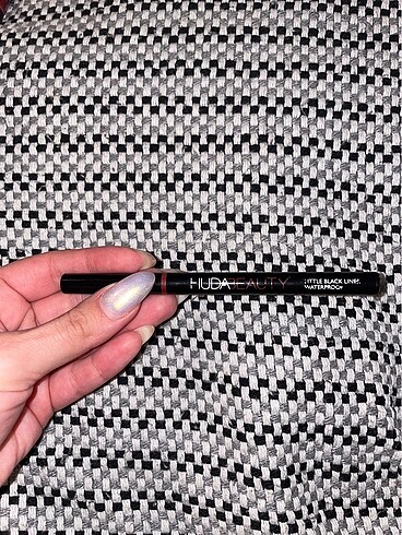 Huda beauty eyeliner