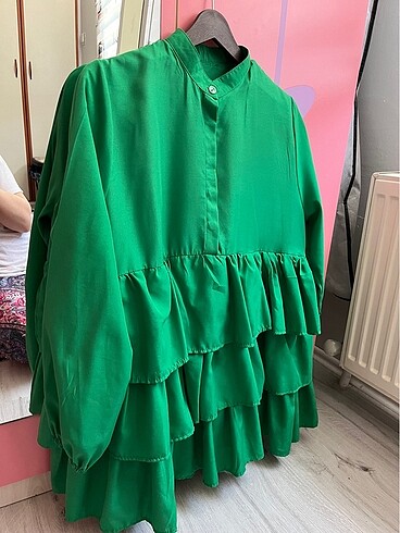Zara s m beden uyumli bir iki kez giyildi yeşil pileli tunik yumuşak 