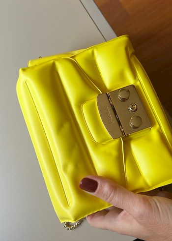 Furla Sarı Deri Tokalı Kadın Çanta
