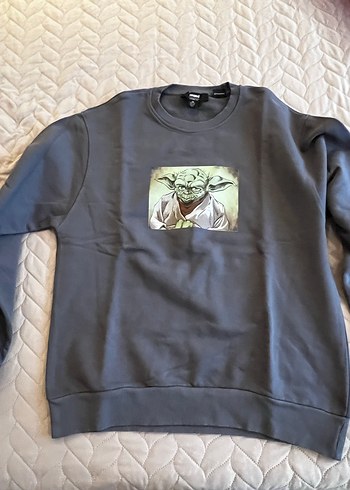 Gri Yoda Baskılı Sweatshirt mavi jeans marka