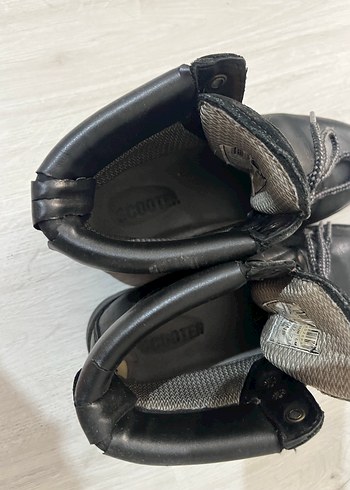 37 Beden Siyah kadın Scooter Marka bot