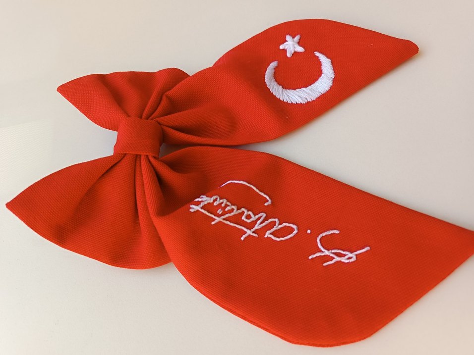 Atatürk imzalı Ay Yıldız Nakışlı Kırmızı Toka - Görsel 3