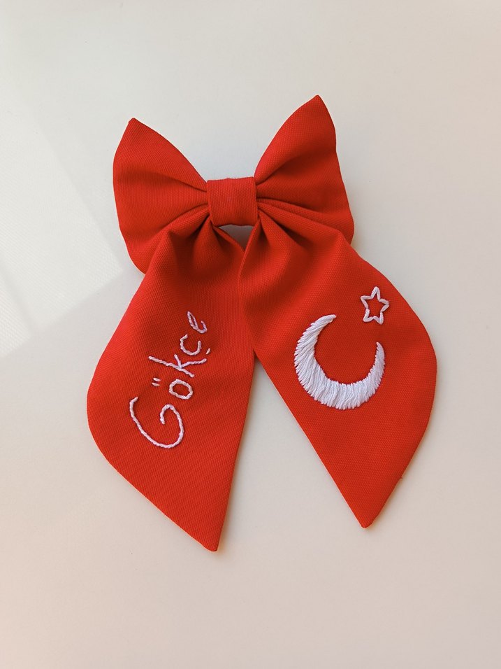 Ay Yıldız Nakışlı Kırmızı Fiyonk Toka - Görsel 2