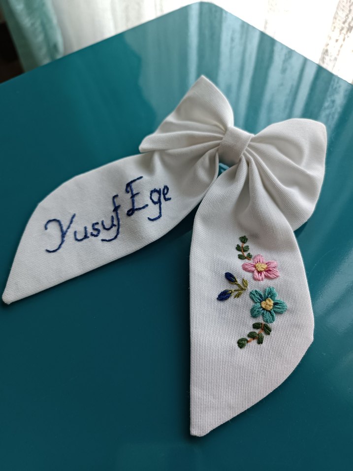 Beyaz Nakışlı Vintage Kumaş Fiyonk - Görsel 2