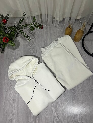 m Beden beyaz Renk 3 iplik şardonlu eşofman takımı kırık beyaz