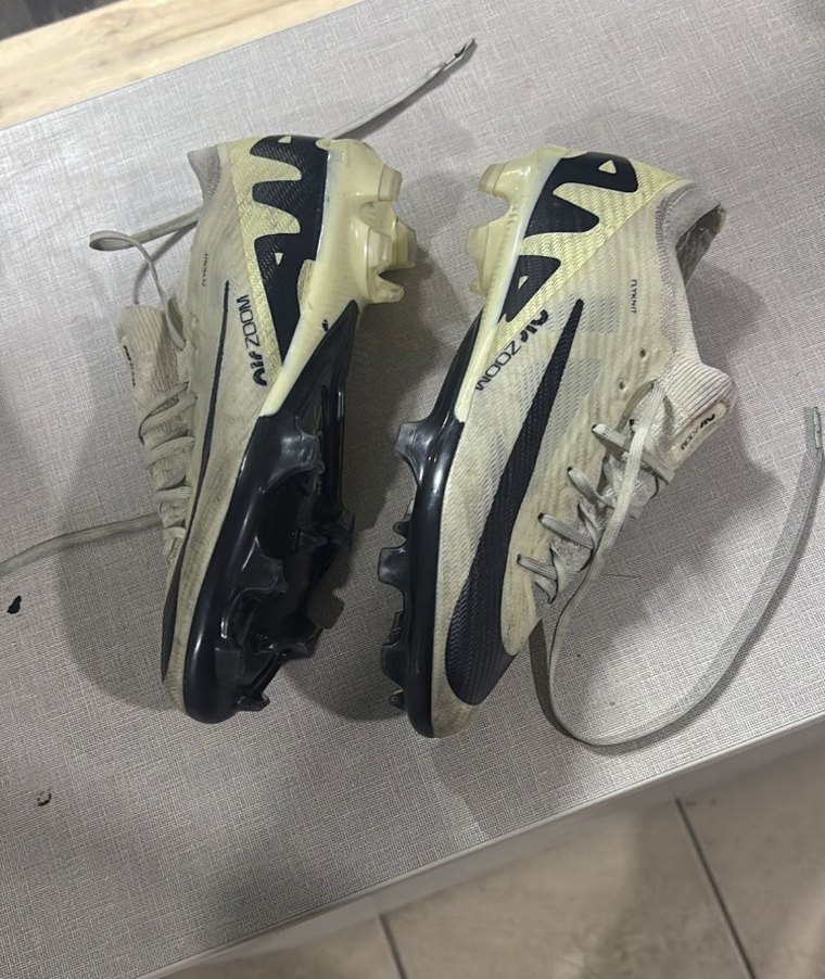 Erkek Beyaz Futbol Ayakkabısı nike 40 no - Görsel 2