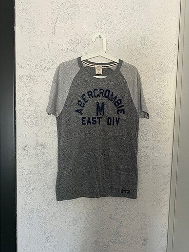 Abercrombie tshirt