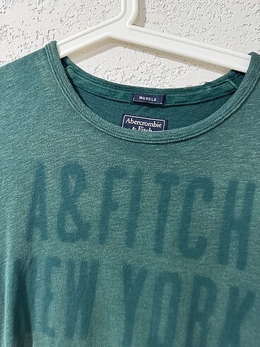 Abercrombie & Fitch Abercrombie fitch tshirt