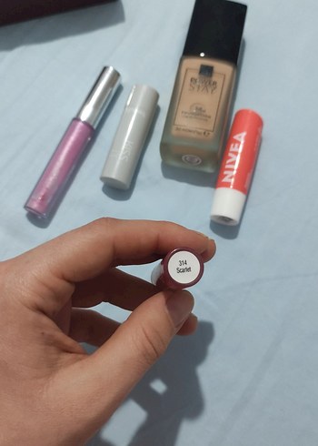 Kırmızı Ruj - Görsel 3