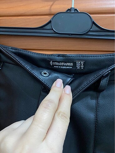 Stradivarius Deri şort