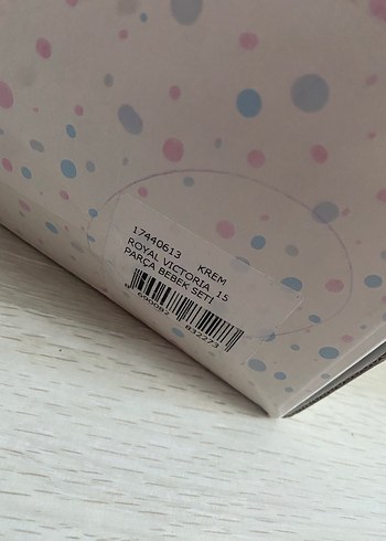 Kız Çocuk Beyaz Kapüşonlu Nakışlı Bornoz - Görsel 4