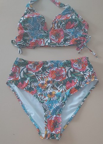 Çiçek Desenli Bikini.