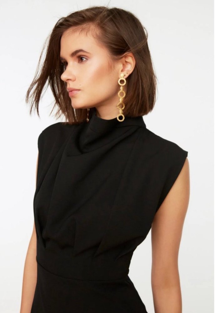 Siyah Drapeli Yüksek Yakalı Kalem Elbise - Görsel 3