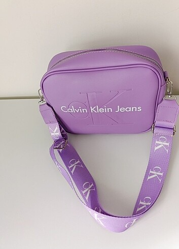 CALVİN KLEİN PREMİUM ÇANTA 