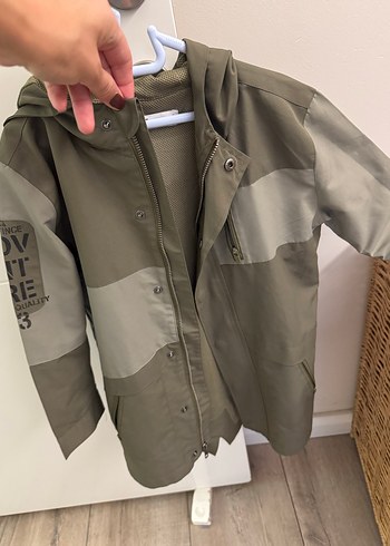 Erkek Çocuk Kamuflaj Desenli Streetwear Mont - Görsel 2