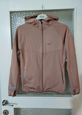 Nike m