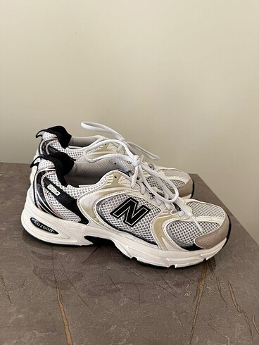 New Balance 530