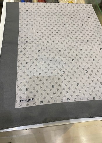  Beden Pierre cardin şal