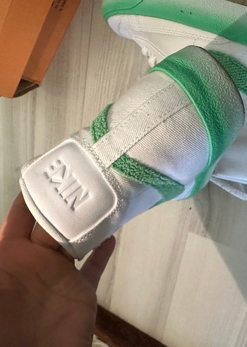 Nike Beyaz Yeşil Kadın Spor Ayakkabı sneaker - Görsel 2