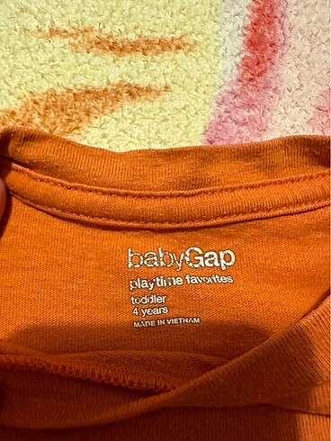 Gap Gap tshirt