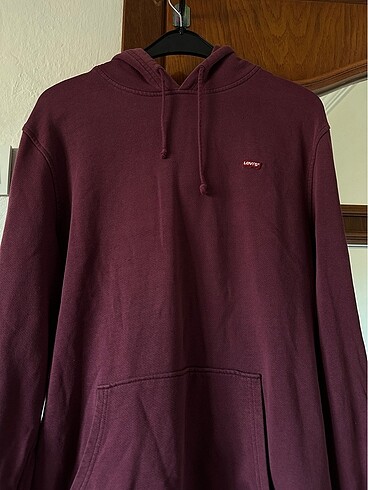 Levis sweat