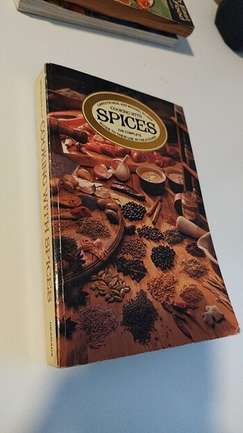 Cooking With Spices Carolyn Heal and Michael Allsop ingilizce ye