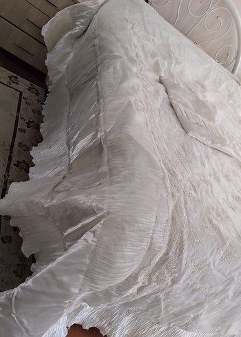 İşlemeli Beyaz Parlak Yatak Örtüsü - Görsel 7