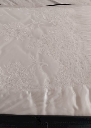 İşlemeli Beyaz Parlak Yatak Örtüsü - Görsel 8