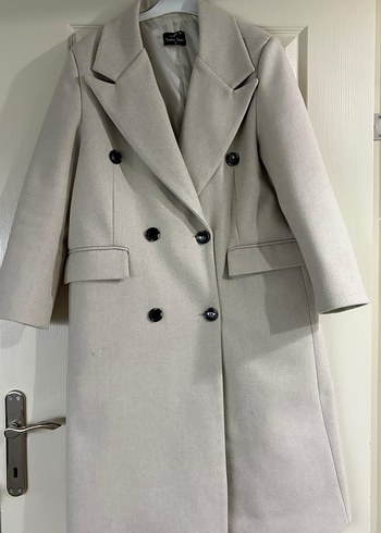 Düğmeli Bej Kadın Uzun Kaban - Görsel 3