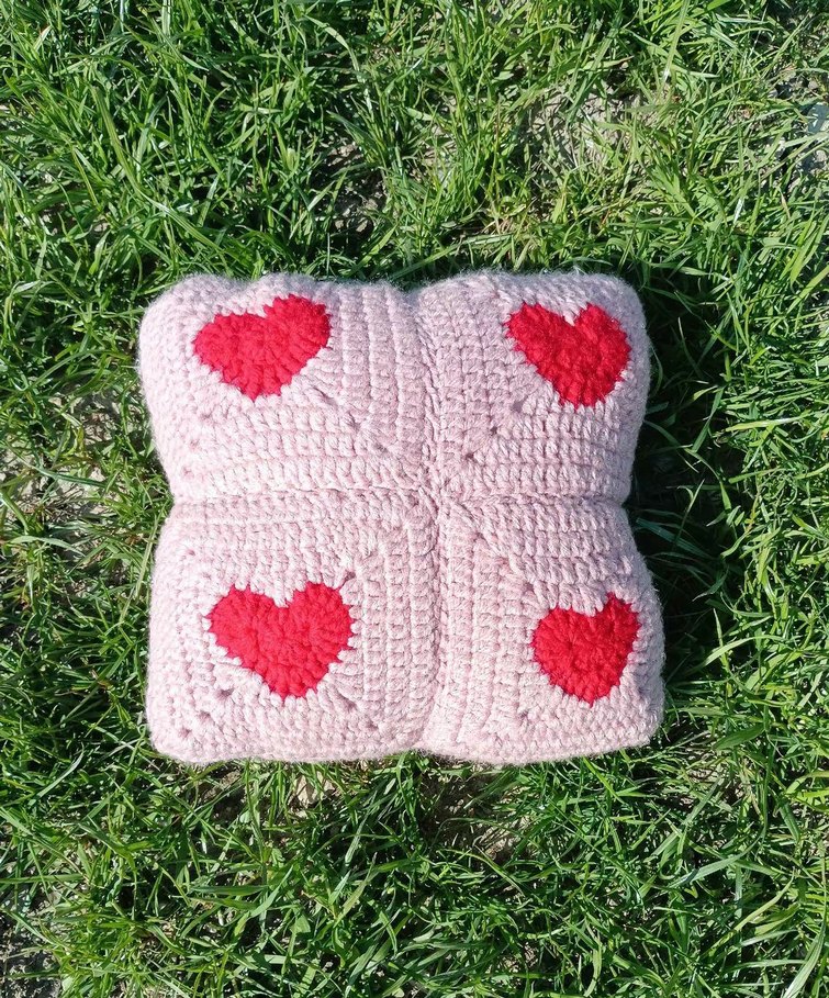 Pembe Kalp Desenli El Örgüsü Yastık - Görsel 2
