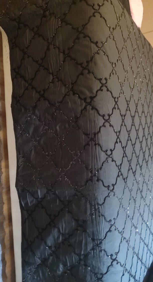 siyah Nakışlı Yatak Örtüsü - Görsel 5