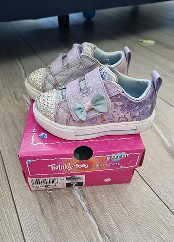 23 Beden Skechers ışıklı spor ayakkabı