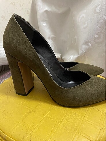 Diğer İngiltereden süet stiletto
