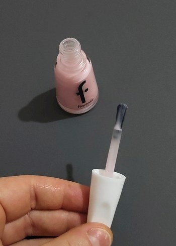 Flormar no:077 (light Pink) oje - Görsel 3