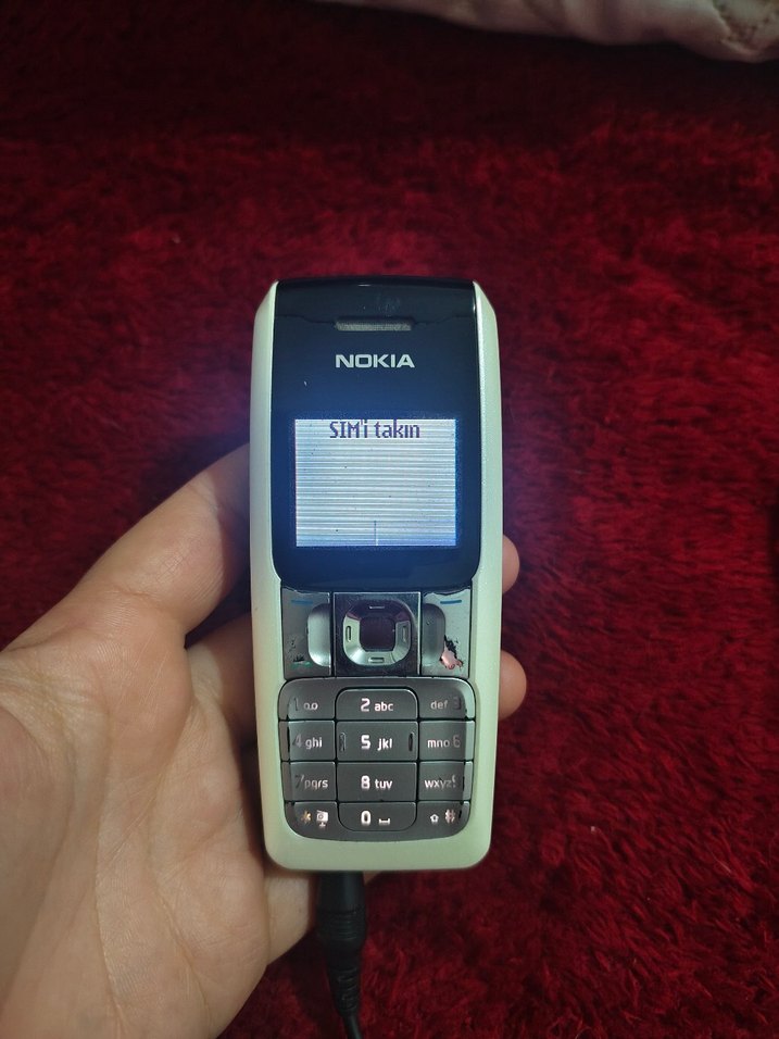 Beyaz Nokia Tuşlu Telefon - Görsel 3