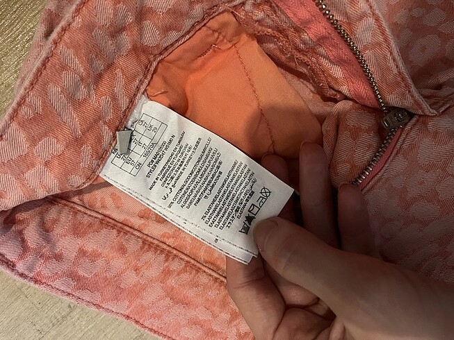 27 Beden Guess Pembe Şort ????