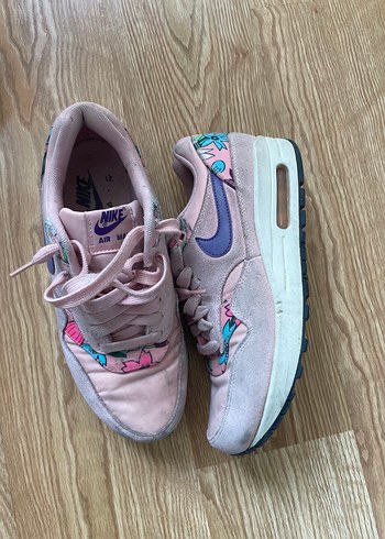 Pembe Nike Air Max Kadın Spor Ayakkabı