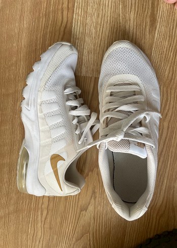 Nike beyaz ayakkabı