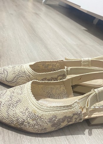 Bej fiyonk detaylı babet - Görsel 2