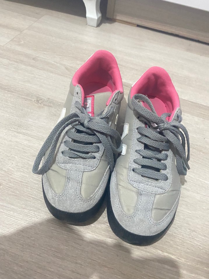 Gri ve Pembe Kadın Spor Ayakkabı Velcro Bağcıklı - Görsel 4