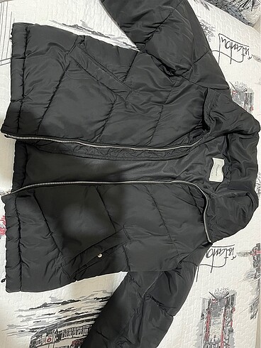 Stradivarius siyah şişme mont